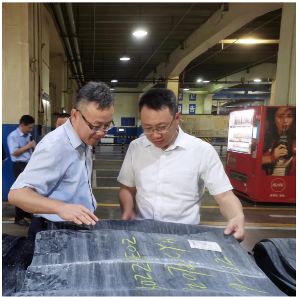 輪胎公司治理整改，副市長(zhǎng)現(xiàn)場(chǎng)調(diào)度