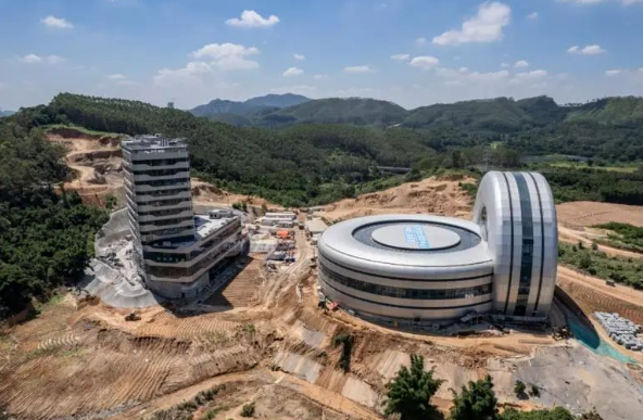 建設(shè)中的航空輪胎動力學大裝置項目工地 建設(shè)中的航空輪胎動力學大裝置項目工地