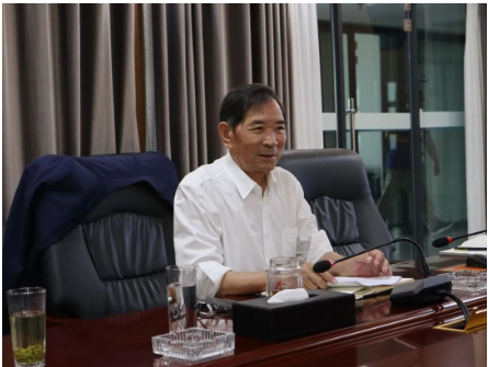 王明江董事長對此次會議十分重視，為贊助會議感到十分榮幸，對會議籌備工作十分滿意，親筆題字“江昕輪胎”，作為會議冠名用字。