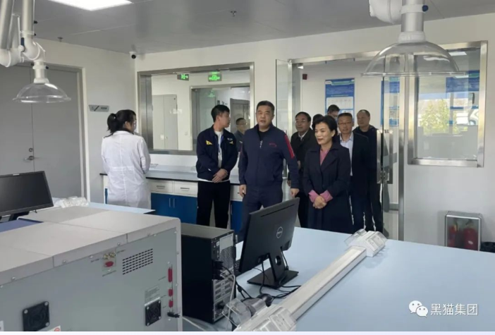 余立新充分肯定了青島黑貓公司的科研事業(yè)發(fā)展成果及業(yè)內(nèi)研發(fā)地位，希望能夠以顯著的人才優(yōu)勢、區(qū)位優(yōu)勢、政策優(yōu)勢、技術(shù)優(yōu)勢、環(huán)境優(yōu)勢取得優(yōu)秀的發(fā)展成績，向黑貓集團反哺出更多的成果。