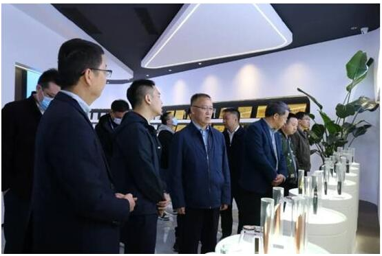 李浩杰表示，公司目前銷售市場主要集中在貴州及西南地區(qū)，2022年前三季度營收實(shí)現(xiàn)同比增長約30%。下一步，固達(dá)將穩(wěn)步推進(jìn)二期項(xiàng)目建設(shè)，進(jìn)一步做大規(guī)模，推動企業(yè)不斷做優(yōu)做強(qiáng)做大。