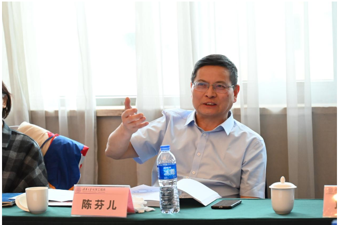 項(xiàng)目鑒定委員會(huì)主任為中國(guó)工程院院士、復(fù)旦大學(xué)教授陳芬兒，副主任為中國(guó)工程院院士、華南理工大學(xué)校長(zhǎng)張立群和中國(guó)橡膠工業(yè)協(xié)會(huì)橡膠助劑專業(yè)委員會(huì)名譽(yù)理事長(zhǎng)、研究員許春華。經(jīng)過(guò)質(zhì)疑、答辯和認(rèn)真討論，鑒定委員會(huì)認(rèn)為該技術(shù)成果居國(guó)際領(lǐng)先水平。