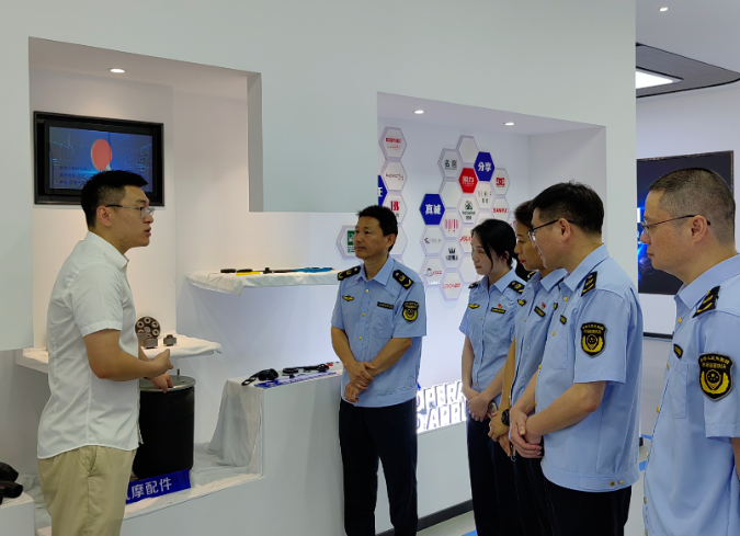 溫州市商業(yè)秘密保護聯(lián)盟的調(diào)研診斷組來到浙江中瑞橡膠高分子材料股份有限公司，開展商業(yè)秘密保護水平的評估和改進工作。這次調(diào)研由溫州市市場監(jiān)督管理局和瑞安市市場監(jiān)督管理局的領(lǐng)導(dǎo)帶領(lǐng)，調(diào)研組成員包括溫州市商業(yè)秘密保護聯(lián)盟秘書長譚浩和制度委卓東東等人。