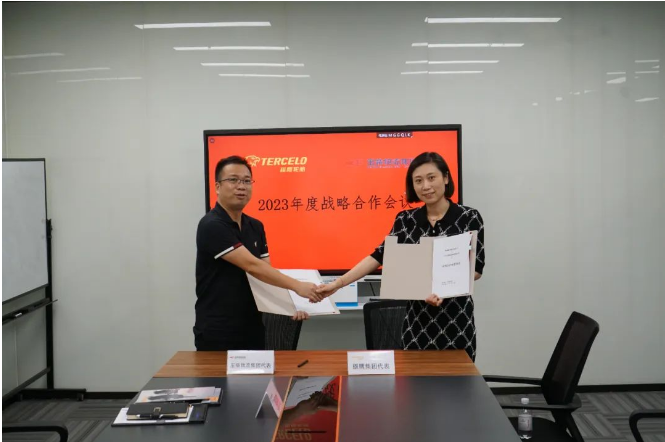 溫志雄表示此次會晤不僅是現(xiàn)有合作業(yè)務(wù)進(jìn)一步加深的機(jī)遇，更是對優(yōu)秀企業(yè)經(jīng)營管理經(jīng)驗(yàn)的一次借鑒學(xué)習(xí)。他表示將學(xué)習(xí)和應(yīng)用更加科學(xué)、人性化的管理工具，為玉柴物流集團(tuán)帶來新動力，助力公司邁向新的發(fā)展臺階。