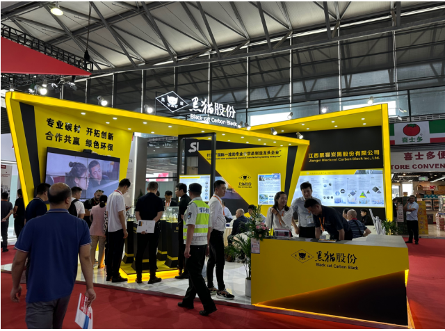 總之，RubberTechChina 2023展覽會(huì)為橡膠行業(yè)企業(yè)提供了一個(gè)展示創(chuàng)新和發(fā)展的舞臺(tái)，而黑貓股份作為炭黑行業(yè)的領(lǐng)軍企業(yè)，通過(guò)參展和產(chǎn)品展示，向全球展示了其雄心壯志和未來(lái)發(fā)展的愿景。