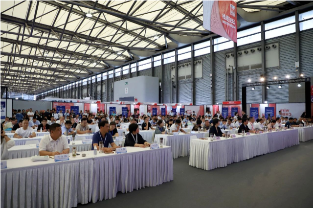 中國國際線纜及線材展覽會在上海新國際博覽中心隆重舉行，成為了電線電纜行業(yè)的一次盛大盛會。與此同時，寧晉縣舉辦了寧晉縣電線電纜產業(yè)集群推介會暨寧晉縣2023年“質量月”活動啟動儀式?？h委副書記、代縣長孔軍峰致辭并對寧晉縣電線電纜產業(yè)進行了推介。